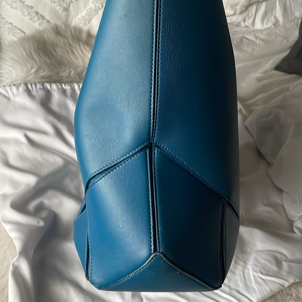 REDUCED! ⬇️GIVENCHY Easy Tote Bag - Picture 15 of 16